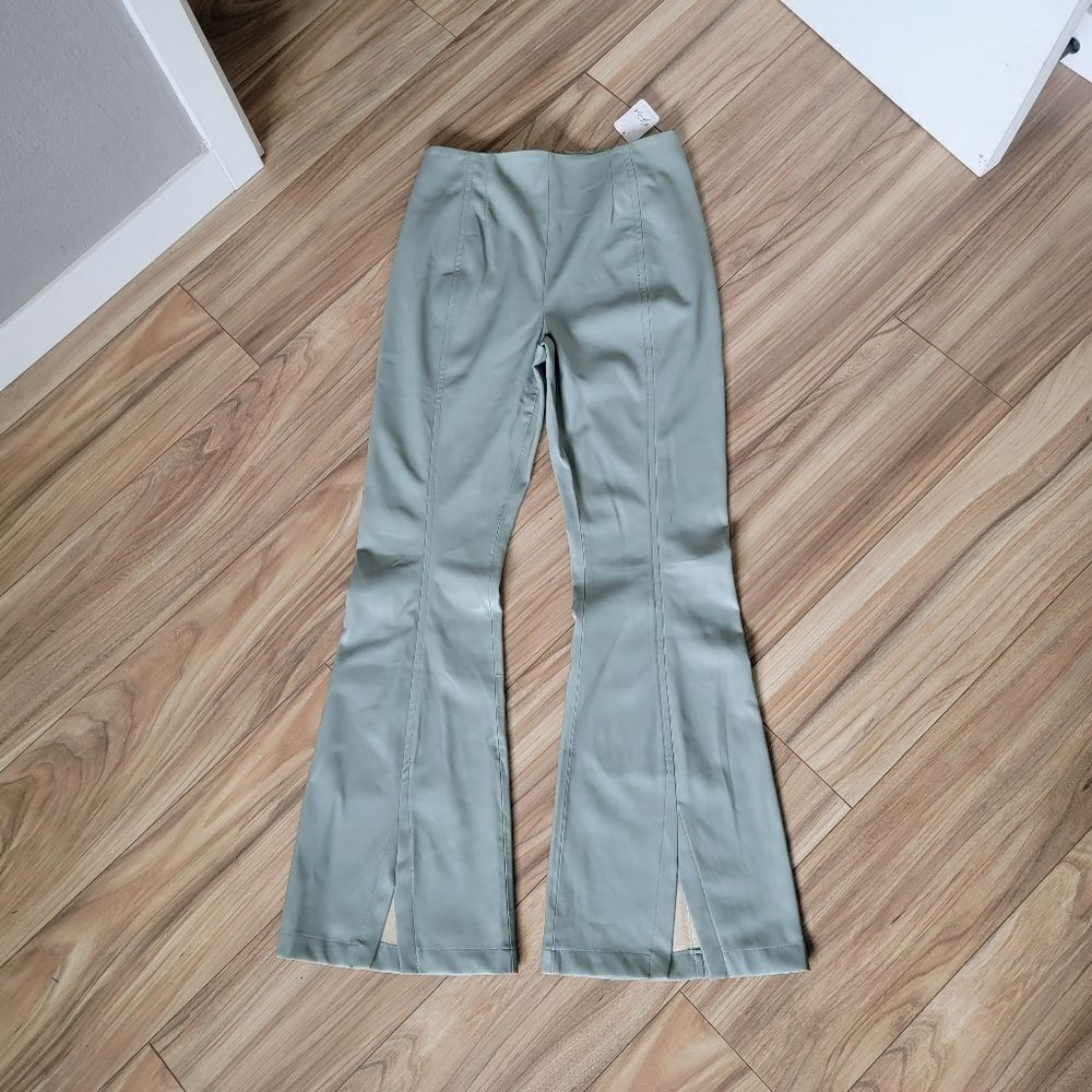 🆕️ We The Free Real Deal Slit Front Flare Vegan Leather High Rise Pant Green - Picture 4 of 14